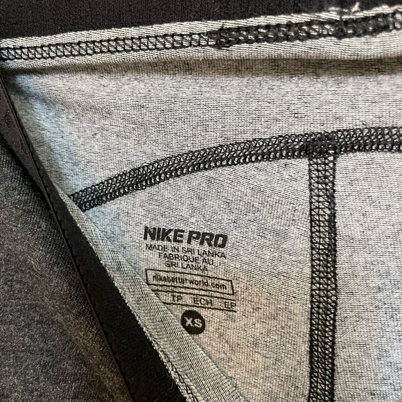 Nike bike shorts  size Xs - Picture 6 of 6